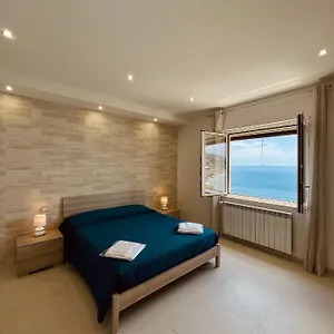  Apartment Baia Degli Albatros